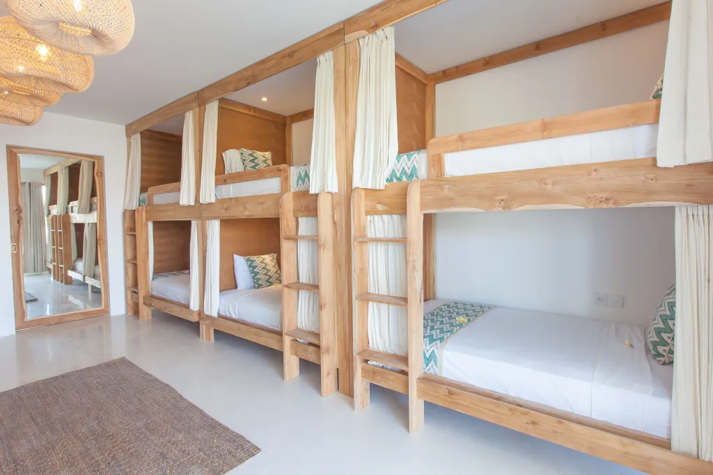 Deluxe Schlafsäle: Tolles Preis-Leistungs-Verhältnis, neue Surf-Freunde! - ZIMMER IM CANGGU SURF CAMP