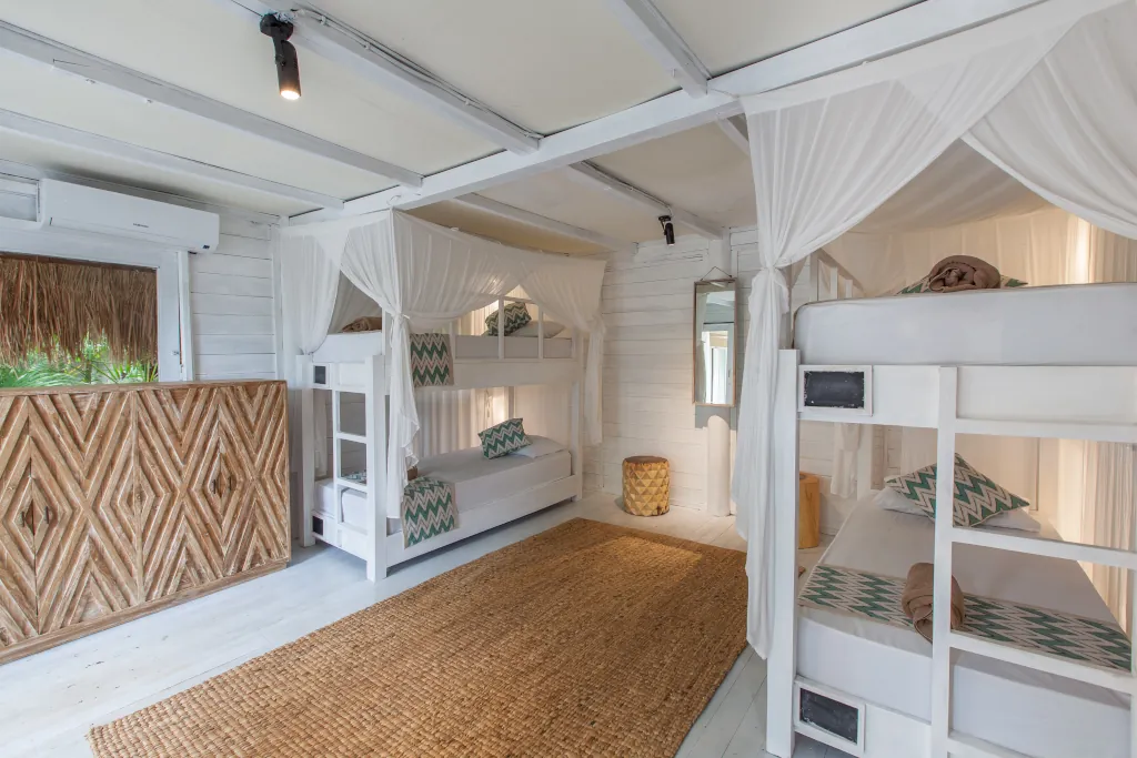 4-Bett-Lumbung: Balinesisches Surfcamp Erlebnis - ZIMMER IM SURF CAMP IN SEMINYAK