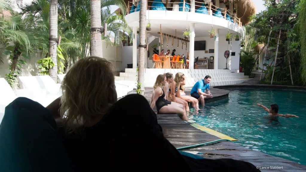 WE INVITE DIGITAL NOMADS TO COWORK & SURF IN BALI!