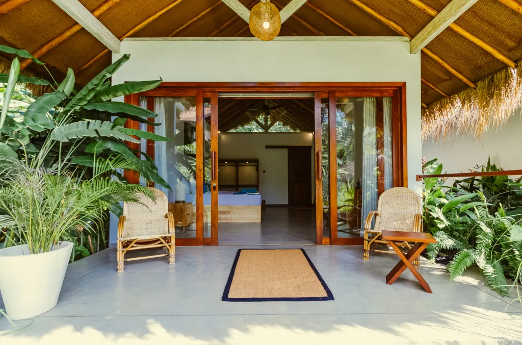 Deluxe cabana with plunge pool - your private surf getaway - Hiriketiya Surf Camp Rooms