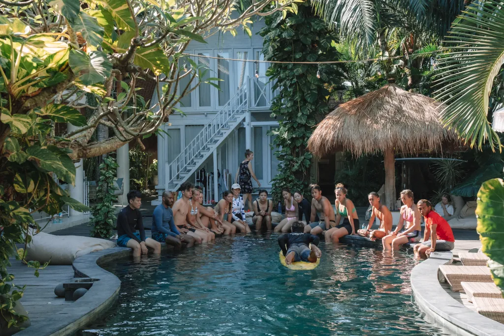 Seminyak: Soziales Surfcamp