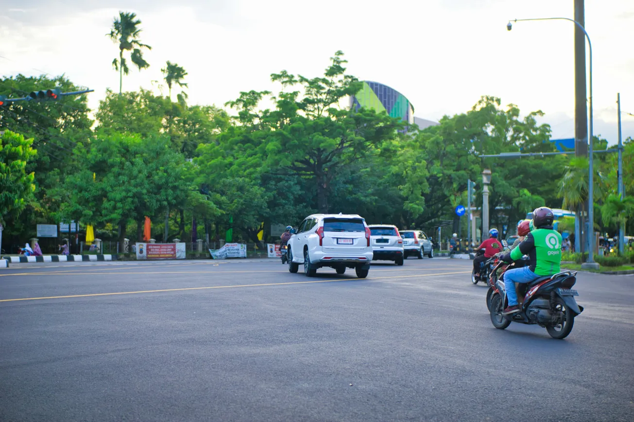 Scooters vs Drivers : Sri Lanka