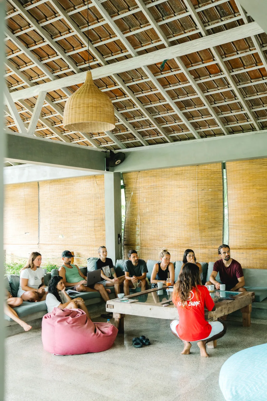 Video analysis at our Kima surf camp in Hiriketiya