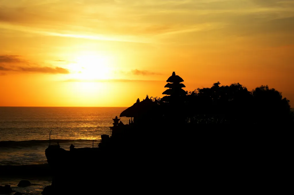 Why is Bali a digital nomad hotspot?