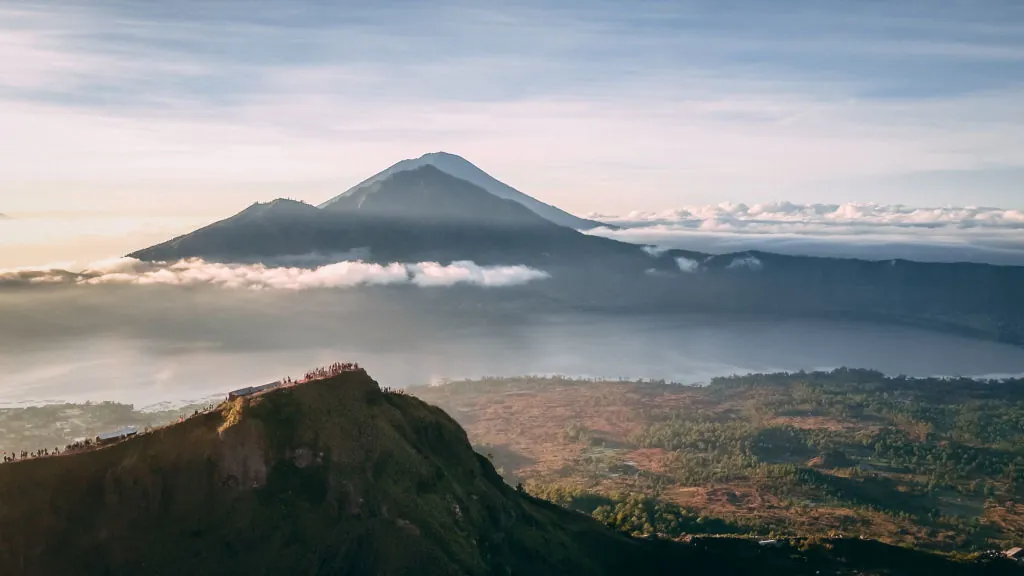 Momente auf den Gipfeln Balis: Mount Batur zum Sonnenaufgang