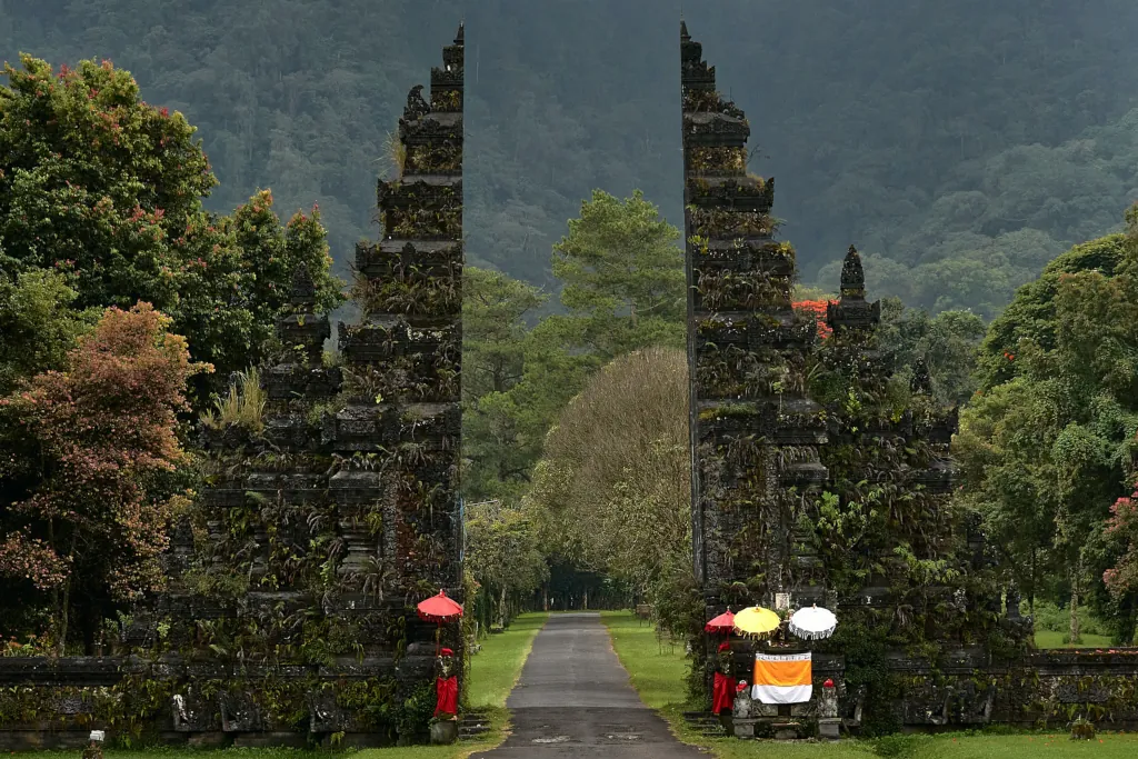 AN IMAGE OF A RELIGIOUS LANDMARK IN BALI, THE GATES TO HEAVEN