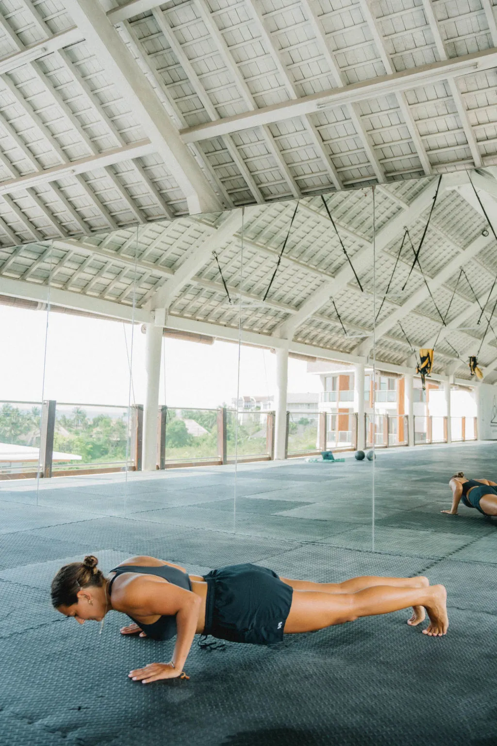 Push Ups (alternative Push Up on knees): 3-4 sets of 12-20 reps