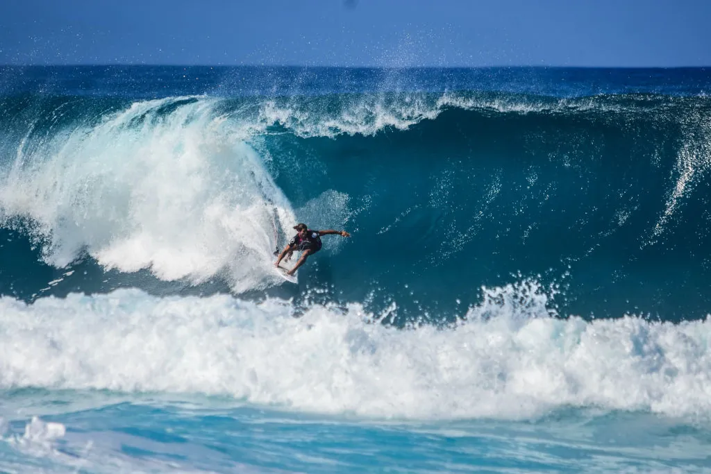 Der Unterschied zwschen Surfen und Snowboarden - Wellen oder Piste?