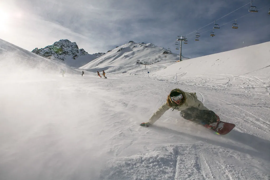 Der Unterschied zwschen Surfen und Snowboarden - Wellen oder Piste?