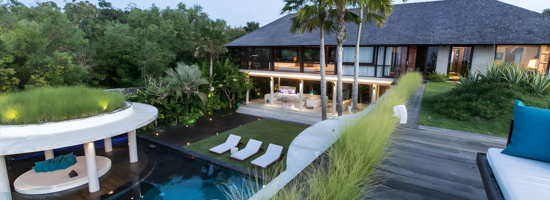 Entdecke unser neues, luxuriöses Surf Camp - The Bukit auf Bali