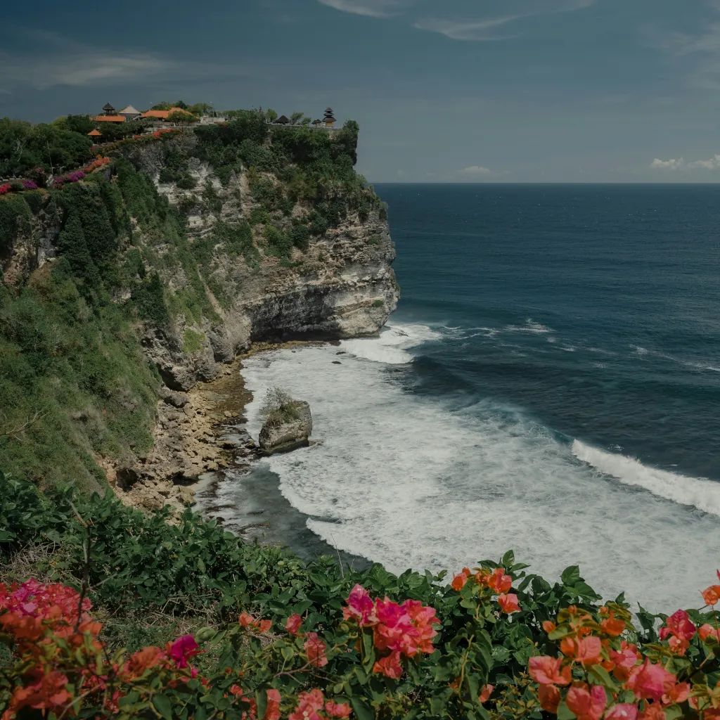 Explore Bali’s Culture: The Uluwatu Temple