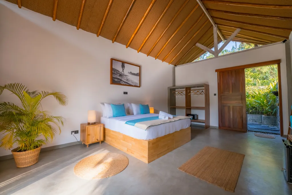 special-packages/stay-5-nights-get-a-free-learn-to-surf-course/hiriketiya/1.webp