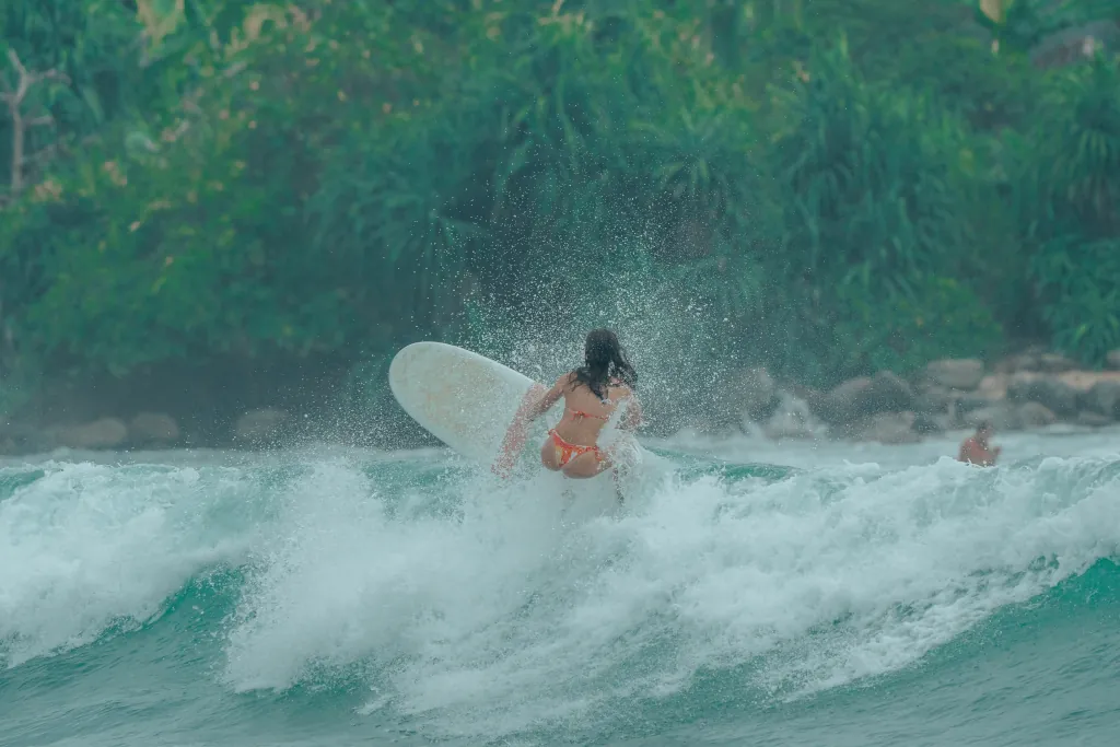 special-packages/stay-5-nights-get-a-free-learn-to-surf-course/hiriketiya/16.webp