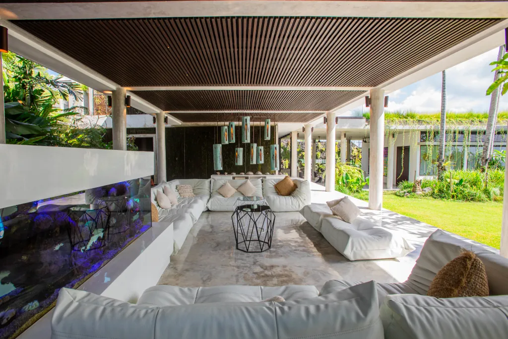 surf-retreats/surf-retreat-bali/villaMossoCarousel/2.webp