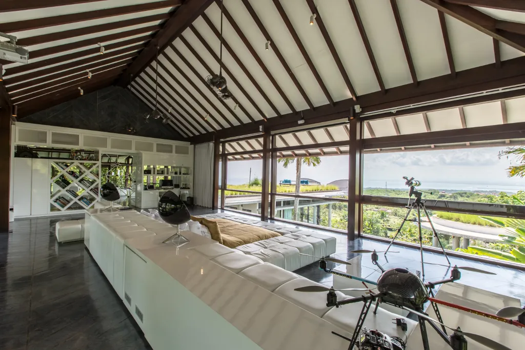 surf-retreats/surf-retreat-bali/villaMossoCarousel/25.webp