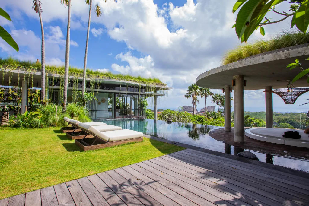 surf-retreats/surf-retreat-bali/villaMossoCarousel/3.webp
