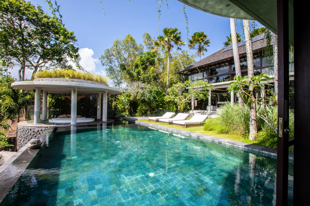 surf-retreats/surf-retreat-bali/villaMossoCarousel/9.webp