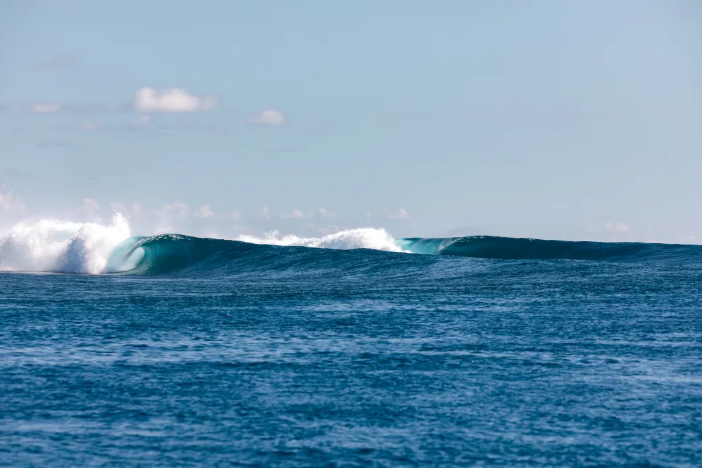 two uncrowded waves breaking