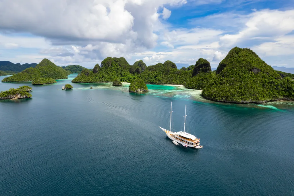 Maldives : TBC